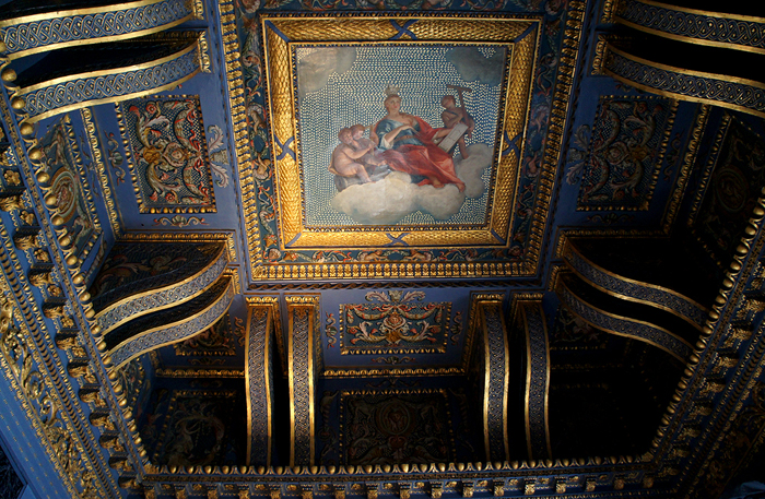 Chiswick House- ceiling of the blue velvet room, with an allegory of architecture