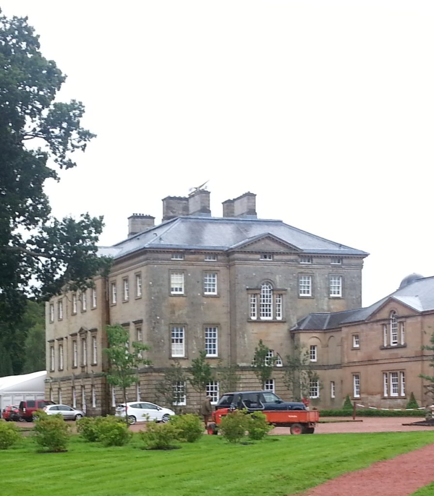 dumfries-house-east-front-detail